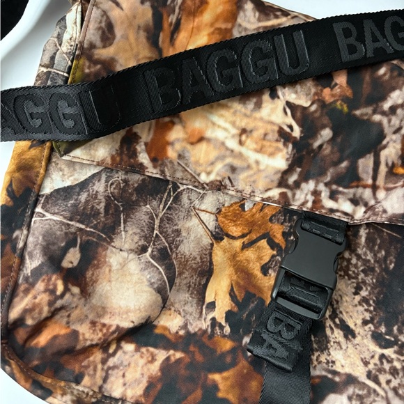 NWOT BAGGU Nylon Messenger Bag - Photo Forest - Picture 5 of 13